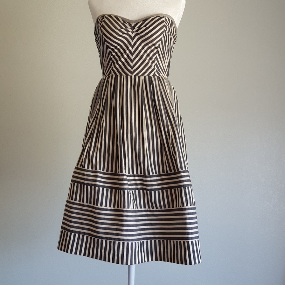 Zachary smile strapless dress